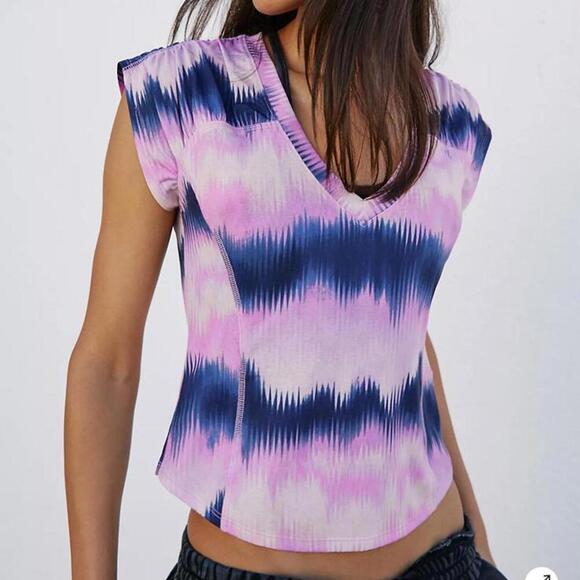 NWOT Free People Movement True North Printed Tee Navy/Pink Gradient Women Small - Picture 14 of 14